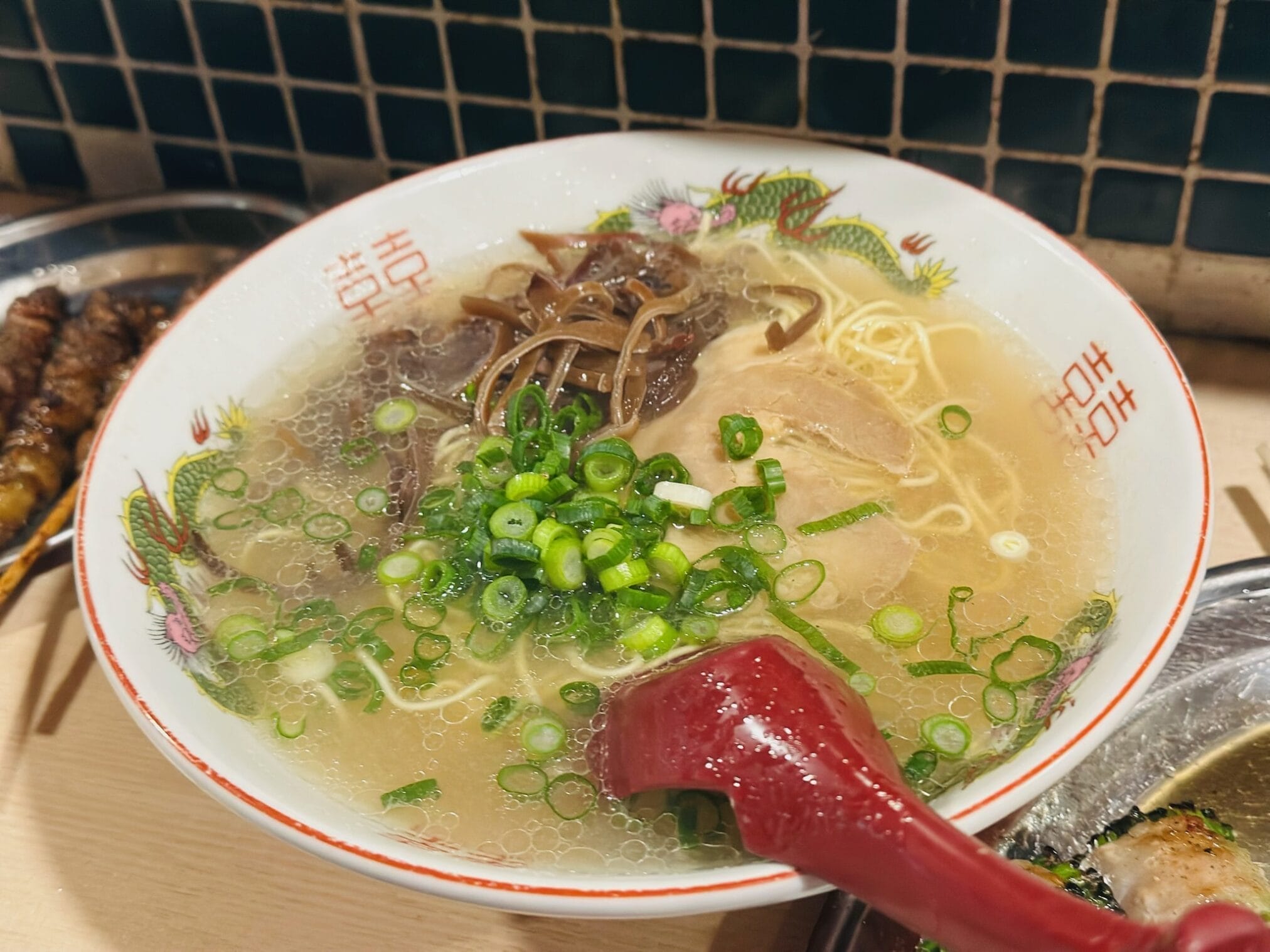 ราเม็งในชามลายมังกร พร้อมเครื่องเคียง, เหมาะสำหรับบล็อก "ขับรถเที่ยวภูมิภาคคิวชู