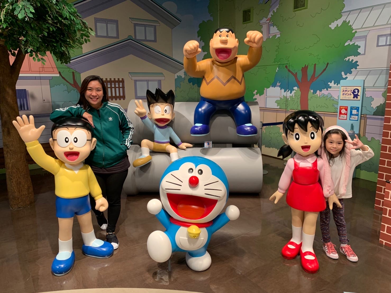 มิวเซียมโดราเอมอน ฉากบ้านโนบิตะกับรูปปั้นตัวละครครบชุด