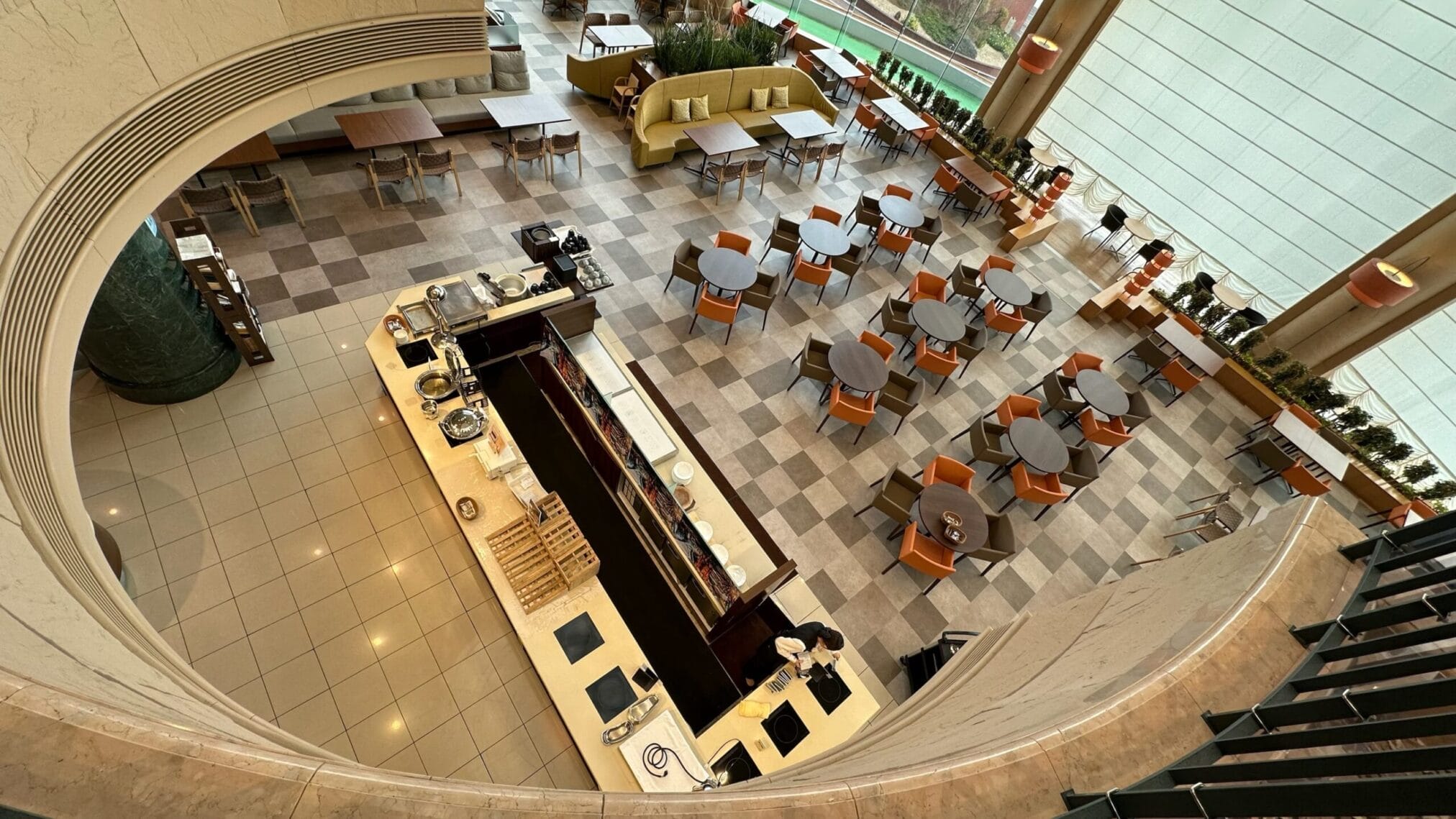 วิวจากมุมสูงของร้านอาหารในโรงแรมที่ฟุกุโอกะ, คิวชู