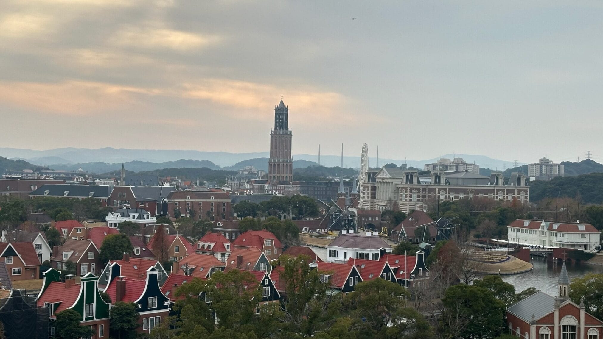 เมืองสไตล์ดัตช์ในนางาซากิ, คิวชู มีหอคอยสูงและสถาปัตยกรรมที่สวยงาม