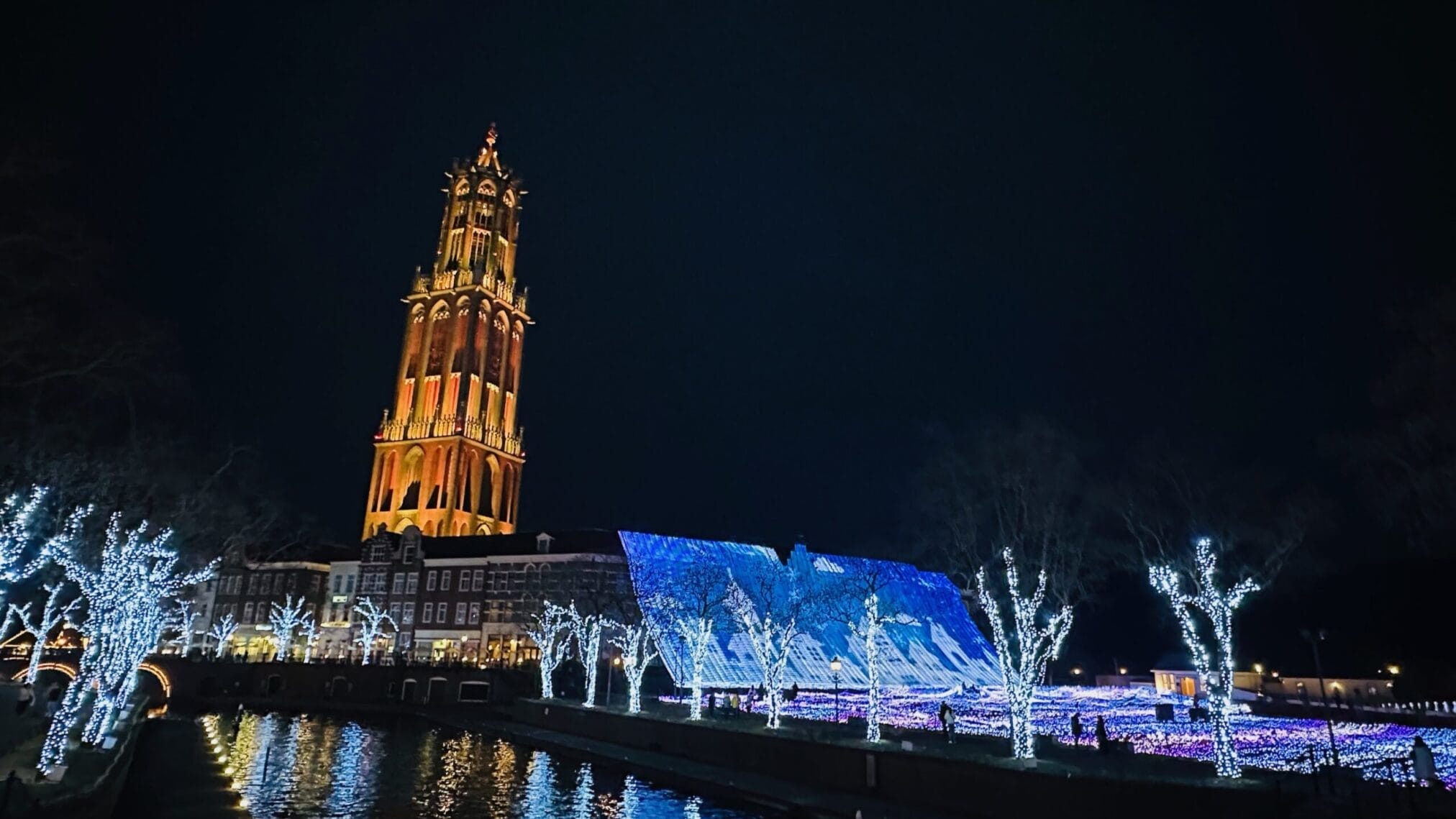 เมืองกลางคืนที่ประดับไฟสวยงามในภูมิภาคคิวชู