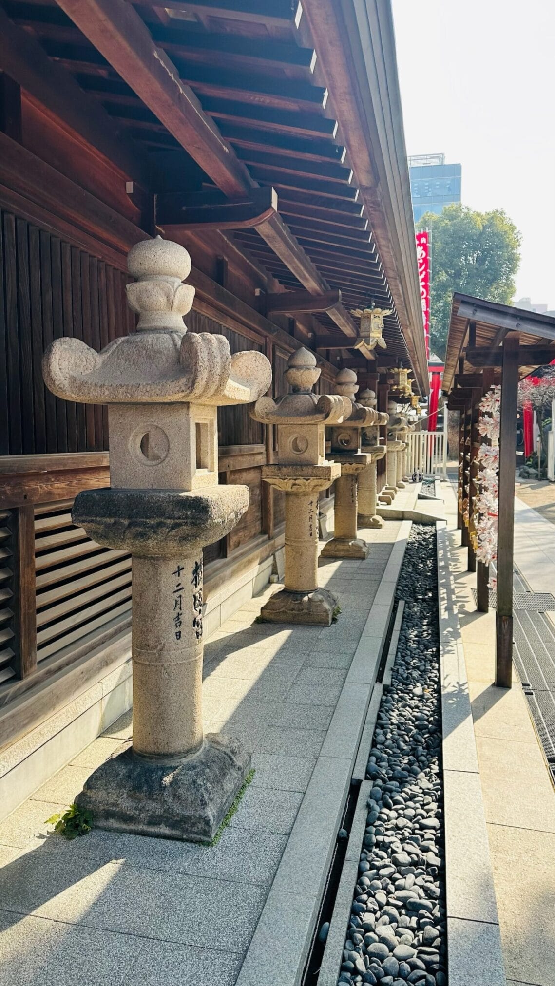 โคมไฟหินเรียงรายที่ศาลเจ้าในฟุกุโอกะ, ส่วนหนึ่งของทริปขับรถเที่ยวคิวชู