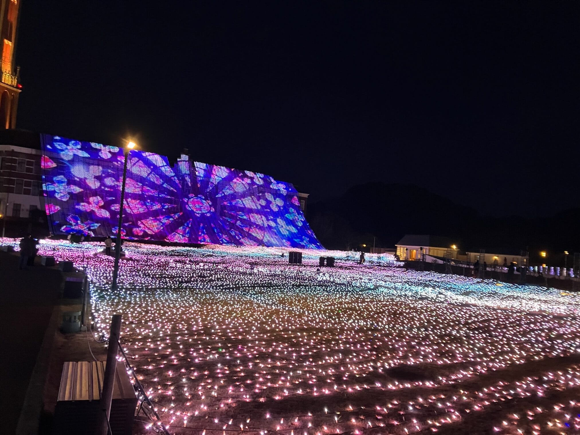 ทุ่งไฟประดับสวยงามในฟุกุโอกะ คิวชู เหมาะสำหรับ Road Trip 10 วัน