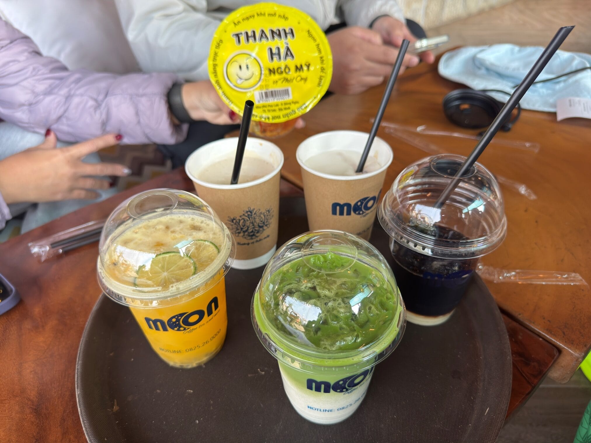 เครื่องดื่มหลากหลายชนิดจากร้าน Meon ในฮานอย ตามด๋าว EP1 มีกาแฟและเครื่องดื่มสดชื่น