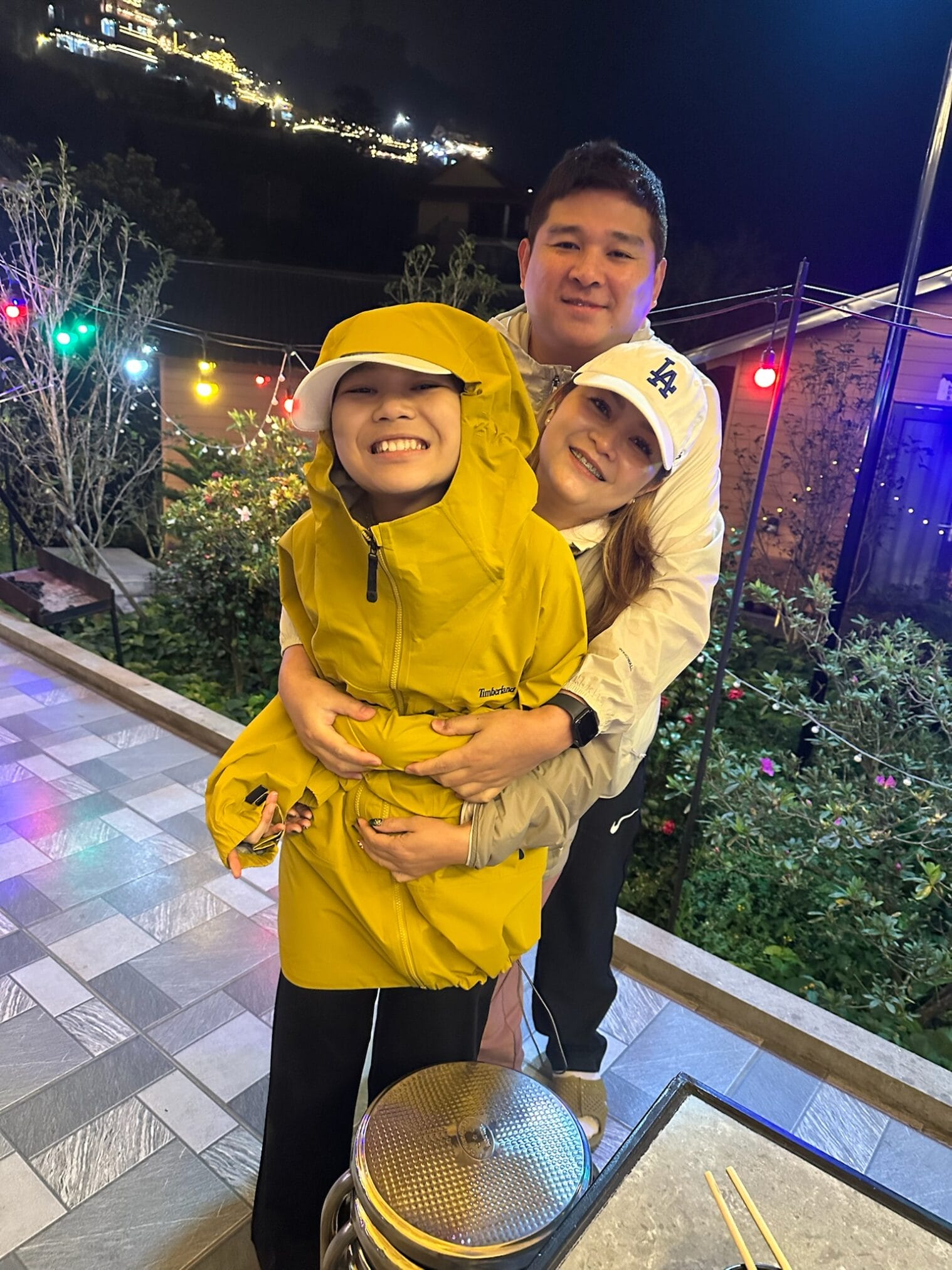 ครอบครัวยิ้มแย้มในฮานอย – ตามด๋าว EP1 ใส่เสื้อกันฝนสีเหลืองสดใส